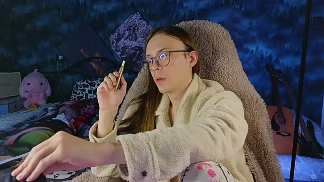 artass2 online show from October 29, 2025, 1:13 pm