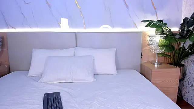 alison harper19 online show from September 26, 2025, 4:38 am