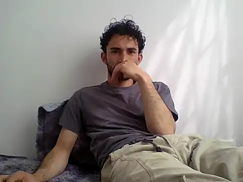 felip2705 online show from September 9, 2025, 1:32 pm