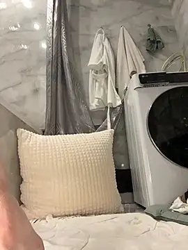 Snapshot of Kitty_Kisss chatting on October 19, 2025, 7:36 pm Kitty Kisss online show from October 19, 2025, 7:36 pm