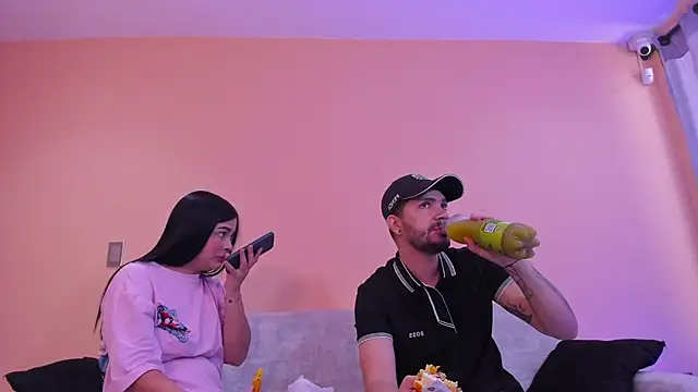 aronandluna online show from October 11, 2025, 3:32 pm