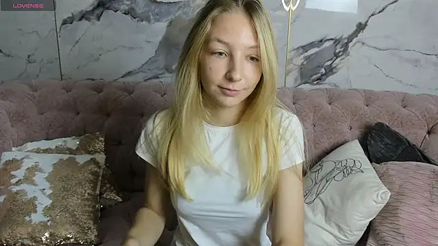 Snapshot of Virgin_Mind chatting on September 14, 2025, 1:05 am Virgin Mind online show from September 14, 2025, 1:05 am
