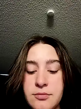 freakylittlebitch69 online show from October 1, 2025, 5:41 pm