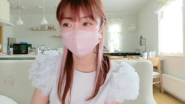 SUZU 1201 online show from May 13, 2026, 1:03 am