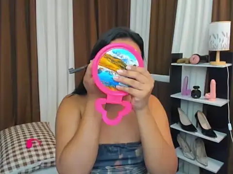 TsUncutKaren online show from October 2, 2025, 5:25 am