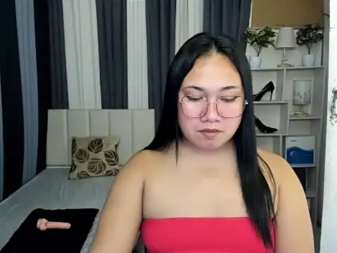 Snapshot of TsUncutKaren chatting on February 24, 2026, 5:22 pm TsUncutKaren online show from February 24, 2026, 5:22 pm