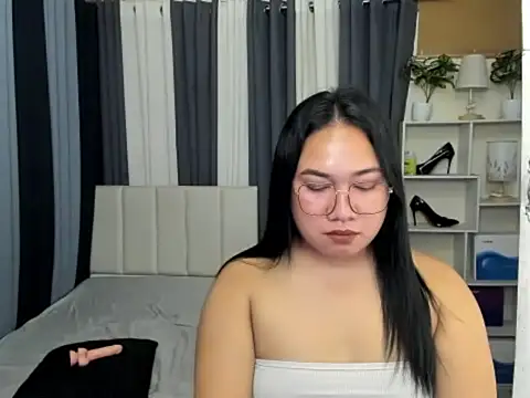 Snapshot of TsUncutKaren chatting on March 14, 2026, 6:08 am TsUncutKaren online show from March 14, 2026, 6:08 am