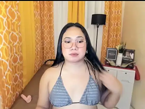 TsUncutKaren online show from April 25, 2026, 5:32 pm