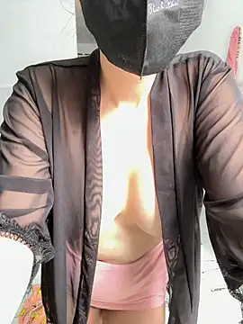 Tiffany-yy online show from September 29, 2025, 3:33 am