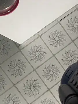 Tiffany-yy online show from October 5, 2025, 11:46 pm