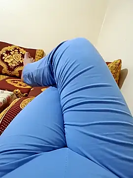 Charmota sexi online show from October 28, 2025, 9:28 pm