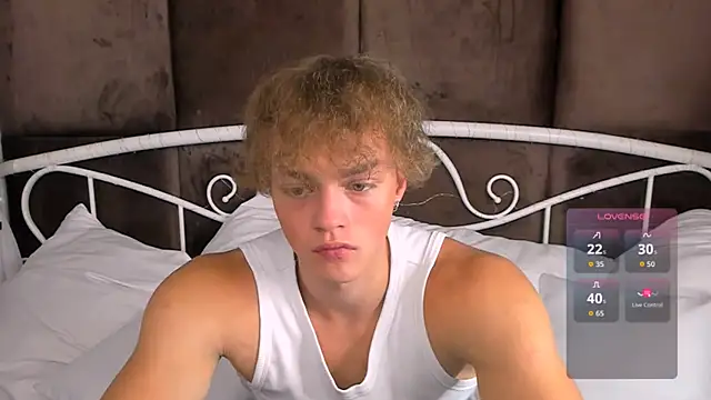 Snapshot of ChaseMuscular chatting on October 19, 2025, 3:34 pm ChaseMuscular online show from October 19, 2025, 3:34 pm