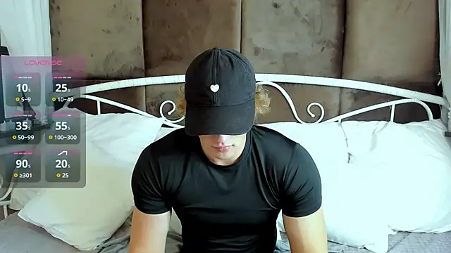 ChaseMuscular online show from November 27, 2025, 11:01 am