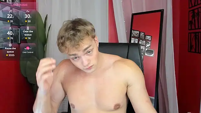 ChaseMuscular online show from December 15, 2025, 8:46 pm