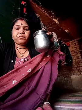 Priya tyagi online show from September 26, 2025, 6:39 am