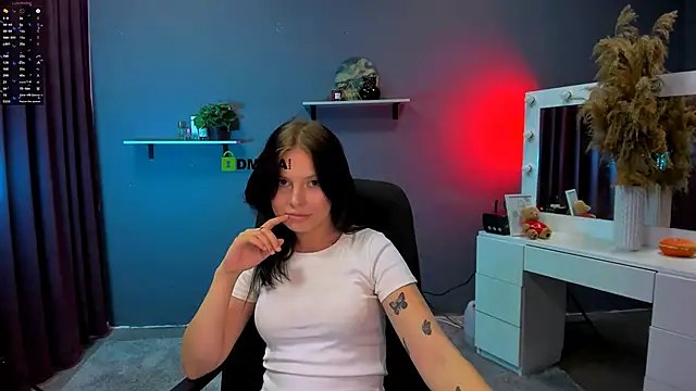 renata sweety online show from September 17, 2025, 1:02 pm