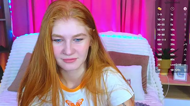 Snapshot of JuliaPowers_ chatting on October 18, 2025, 4:04 am JuliaPowers  online show from October 18, 2025, 4:04 am