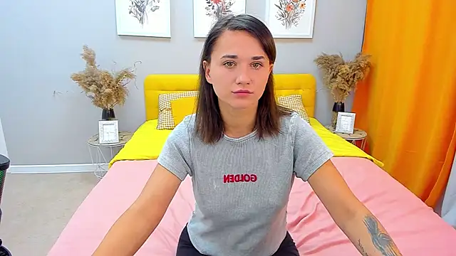 VivienSquare online show from September 9, 2025, 6:46 am