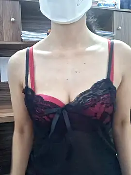 LazdyLy online show from October 15, 2025, 1:00 pm