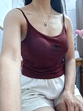 LazdyLy online show from November 2, 2025, 3:47 pm