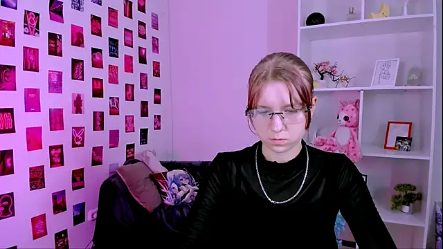 gloria bubble online show from June 16, 2026, 7:05 pm