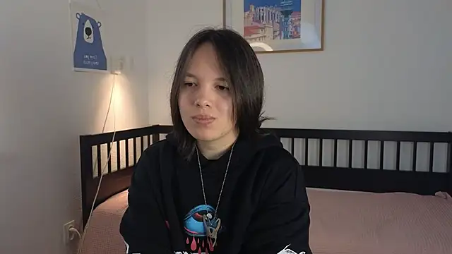 CamelliaDuford online show from September 9, 2025, 4:34 am