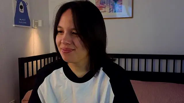CamelliaDuford online show from September 12, 2025, 4:23 am