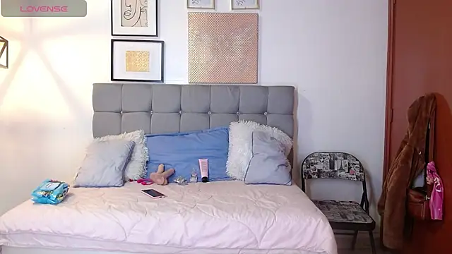 Snapshot of _naomi_s chatting on March 16, 2026, 1:37 pm naomi s online show from March 16, 2026, 1:37 pm