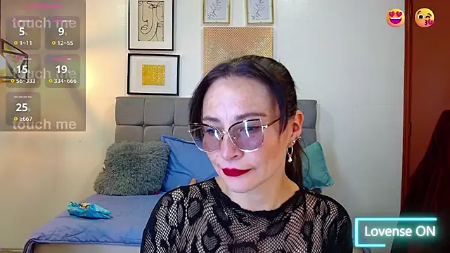  naomi s online show from April 12, 2026, 1:27 pm