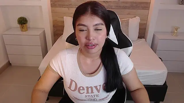 Snapshot of carriepink_ chatting on September 23, 2025, 12:19 pm carriepink online show from September 23, 2025, 12:19 pm