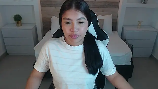 Snapshot of carriepink_ chatting on September 24, 2025, 11:13 am carriepink online show from September 24, 2025, 11:13 am