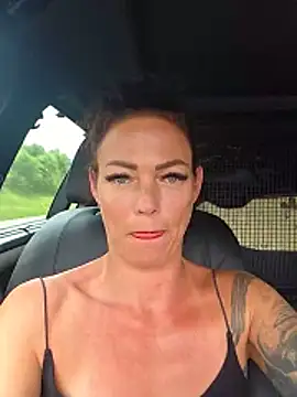 Snapshot of SydneySchmid chatting on June 4, 2026, 12:00 pm SydneySchmid online show from June 4, 2026, 12:00 pm