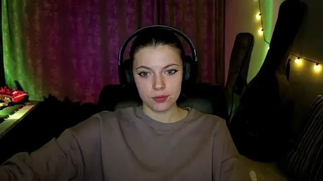 CutieAnny online show from March 21, 2026, 9:29 pm