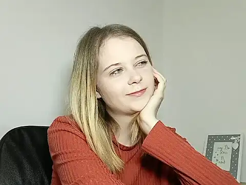 LydiaYoung online show from September 29, 2025, 6:13 pm