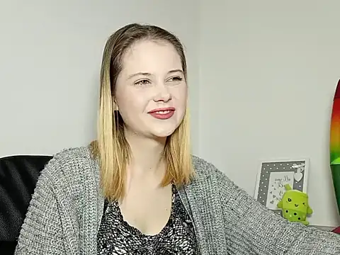 LydiaYoung online show from October 7, 2025, 6:16 pm