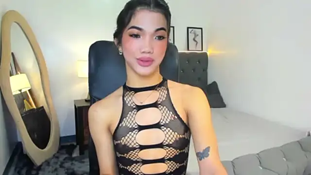 Snapshot of CassieSommereux chatting on October 24, 2025, 6:04 pm CassieSommereux online show from October 24, 2025, 6:04 pm