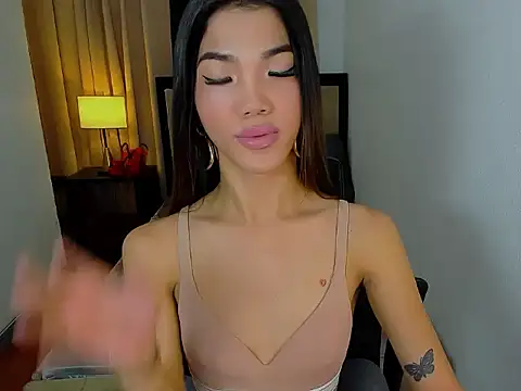 Snapshot of CassieSommereux chatting on June 9, 2026, 9:37 pm CassieSommereux online show from June 9, 2026, 9:37 pm