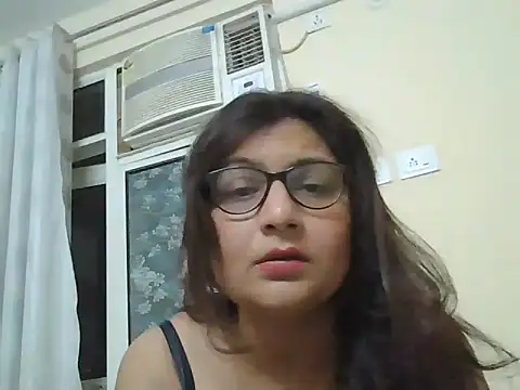 urrrsexysam online show from September 13, 2025, 5:57 pm