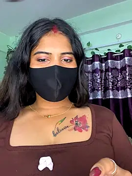 Snapshot of V-Hot-Sweti chatting on September 15, 2025, 5:24 pm V-Hot-Sweti online show from September 15, 2025, 5:24 pm