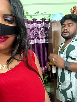 Snapshot of V-Hot-Sweti chatting on September 21, 2025, 7:15 pm V-Hot-Sweti online show from September 21, 2025, 7:15 pm