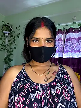 Snapshot of V-Hot-Sweti chatting on September 25, 2025, 8:07 am V-Hot-Sweti online show from September 25, 2025, 8:07 am