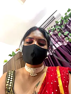 Snapshot of V-Hot-Sweti chatting on October 5, 2025, 5:33 pm V-Hot-Sweti online show from October 5, 2025, 5:33 pm