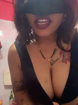 Snapshot of V-Hot-Sweti chatting on March 5, 2026, 8:49 pm V-Hot-Sweti online show from March 5, 2026, 8:49 pm