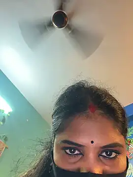 Snapshot of V-Hot-Sweti chatting on July 16, 2026, 6:25 pm V-Hot-Sweti online show from July 16, 2026, 6:25 pm