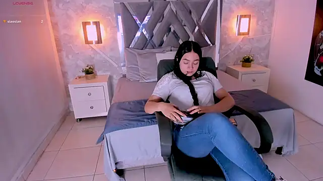 Snapshot of Elen_CR chatting on October 18, 2025, 2:36 am Elen CR online show from October 18, 2025, 2:36 am