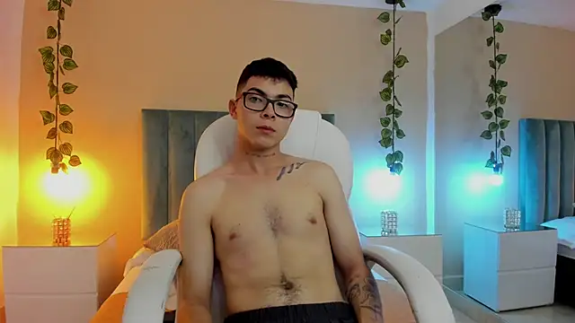 Ethan Apollo online show from September 9, 2025, 11:15 pm