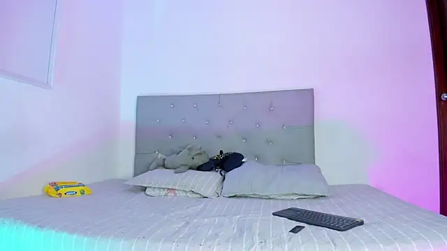 Snapshot of twinkDuohot chatting on February 17, 2026, 12:29 am twinkDuohot online show from February 17, 2026, 12:29 am