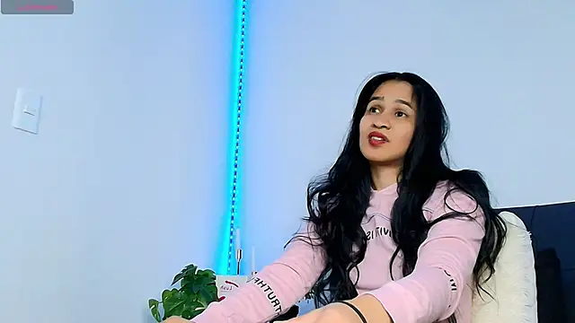 Allymdo online show from October 24, 2025, 5:42 pm