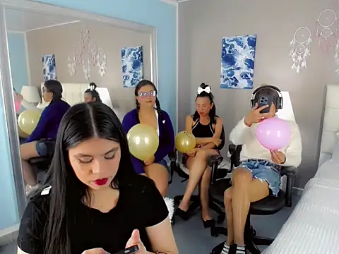 Perla vonrose online show from September 13, 2025, 4:01 am