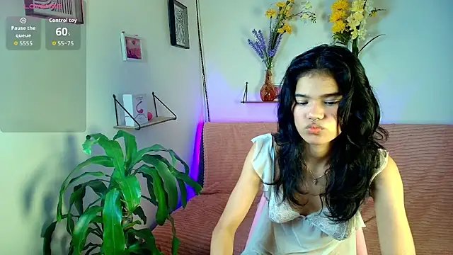 emycarver09 online show from October 14, 2025, 12:06 pm